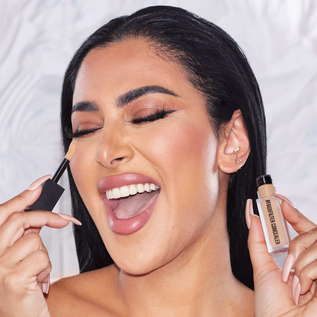 #FAUXFILTER LUMINOUS MATTE CONCEALER (CORRECTOR MATE)